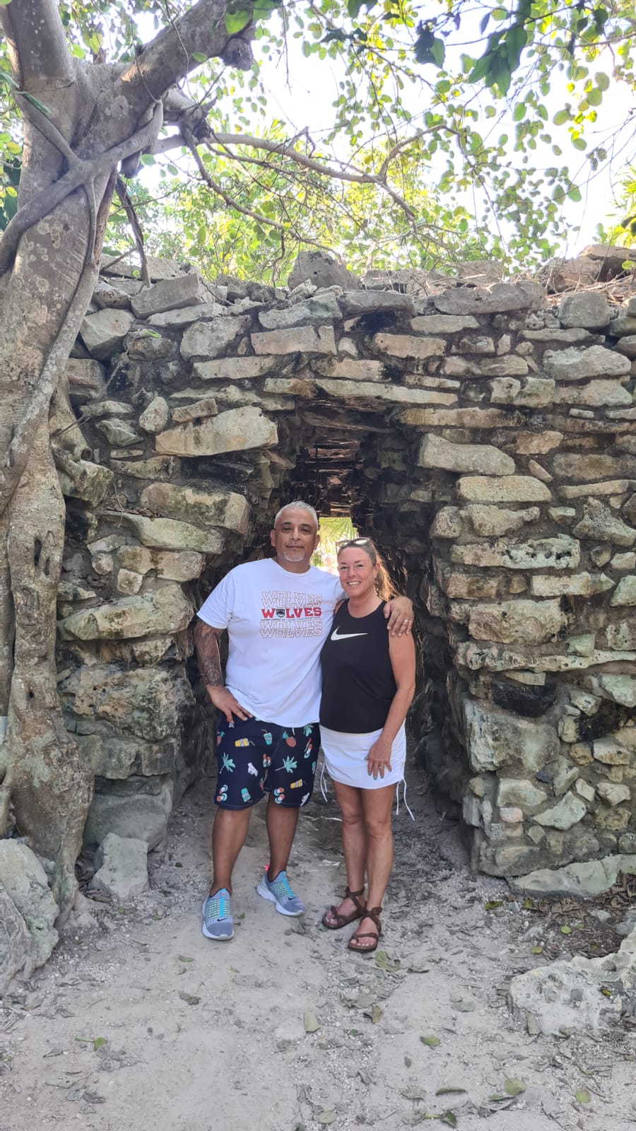 Happy travelers in Tulum